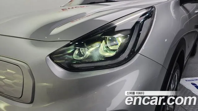 Kia Niro — Фото автомобиля 7