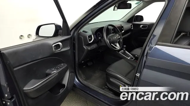 Hyundai Venue — Фото автомобиля 15