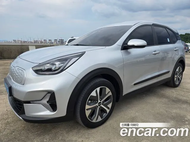 Фотография автомобиля — Kia Niro