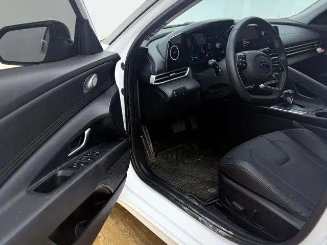 Hyundai Elantra — Фото автомобиля 9