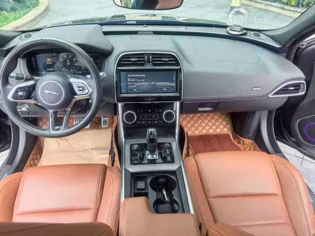 Jaguar XEL — Фото автомобиля 5