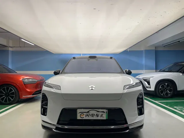 Nio ES8 — Фото автомобиля 2