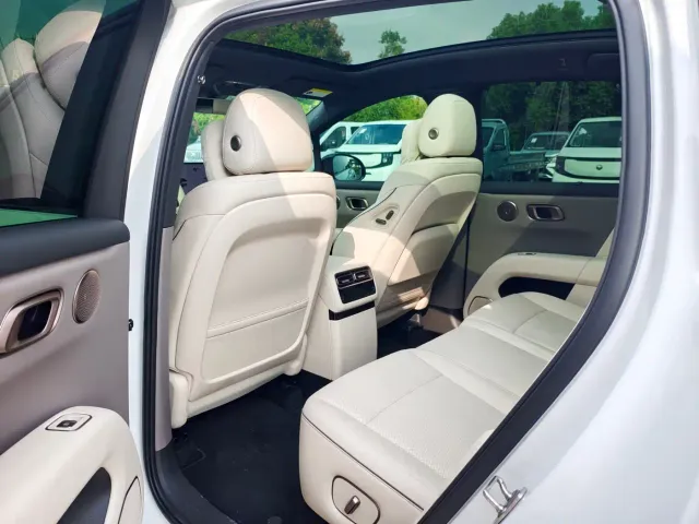 Li Auto i6 — Фото автомобиля 9