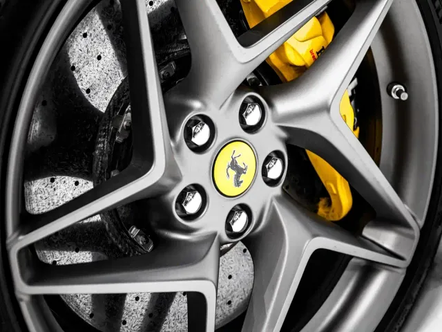 Ferrari F8 — Фото автомобиля 9