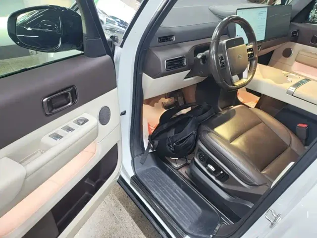 Li Auto MEGA — Фото автомобиля 15