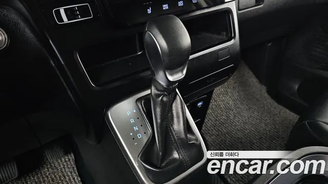 Hyundai Staria Staria — Фото автомобиля 9