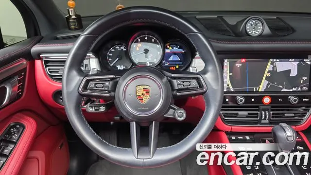 Porsche Macan — Фото автомобиля 10