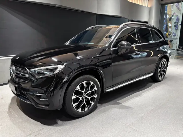 Фотография автомобиля — Mercedes-Benz GLC-Class