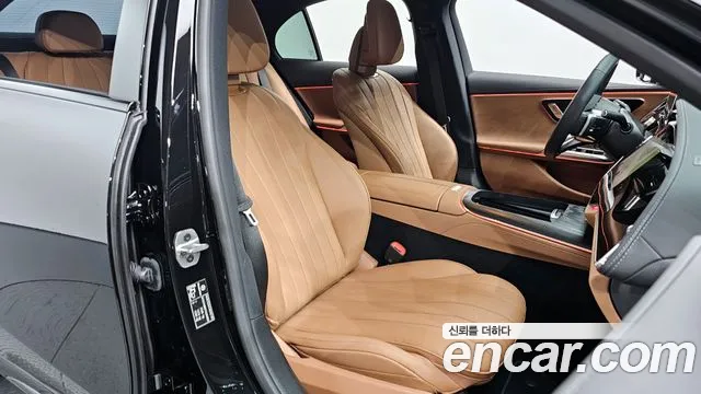 Mercedes-Benz E-Class — Фото автомобиля 10