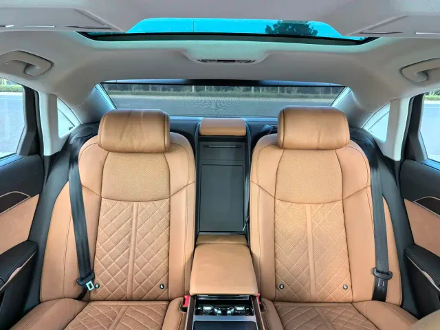 Audi A8 — Фото автомобиля 7