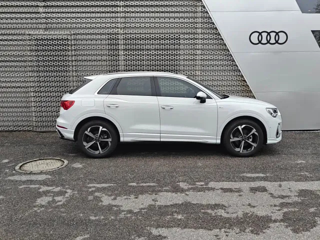 Audi Q3 — Фото автомобиля 3
