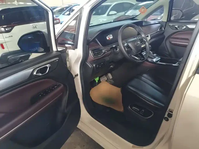 GAC Trumpchi M6 — Фото автомобиля 15