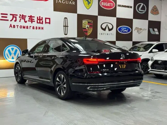 Volkswagen Passat — Фото автомобиля 4