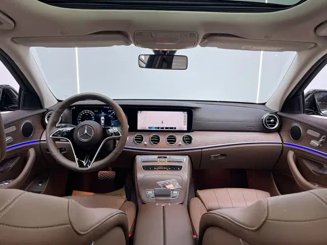 Mercedes-Benz E-Class — Фото автомобиля 19