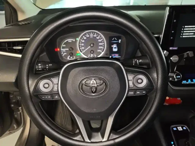 Toyota Corolla — Фото автомобиля 10