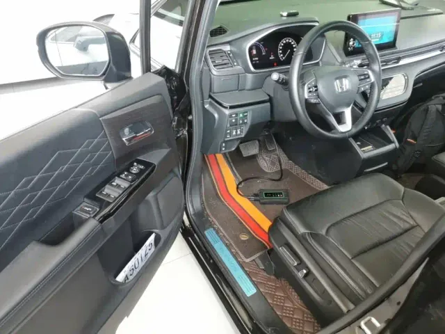 Honda Elysion — Фото автомобиля 15