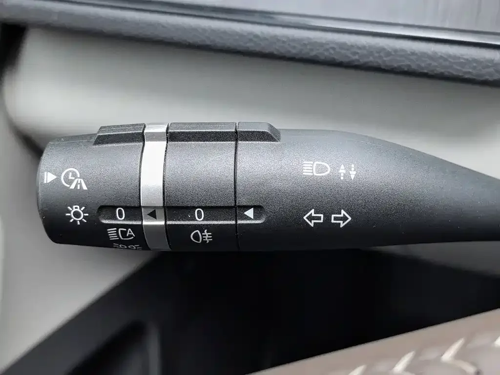 BYD Qin PLUS 2024 Glory Edition DM-i 55KM Leading — Фото автомобиля 21