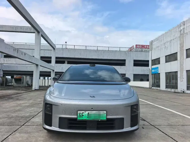 Li Auto i6 — Фото автомобиля 2