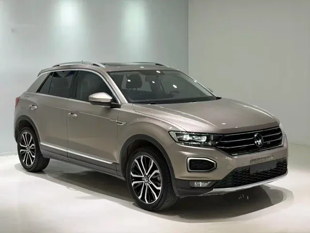 Volkswagen T-Roc — Фото автомобиля 3