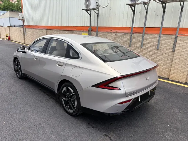 Wuling Starlight — Фото автомобиля 8