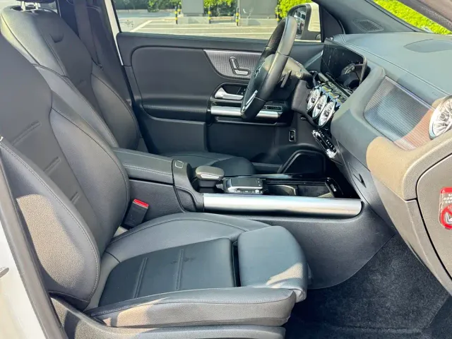 Mercedes-Benz EQA — Фото автомобиля 16