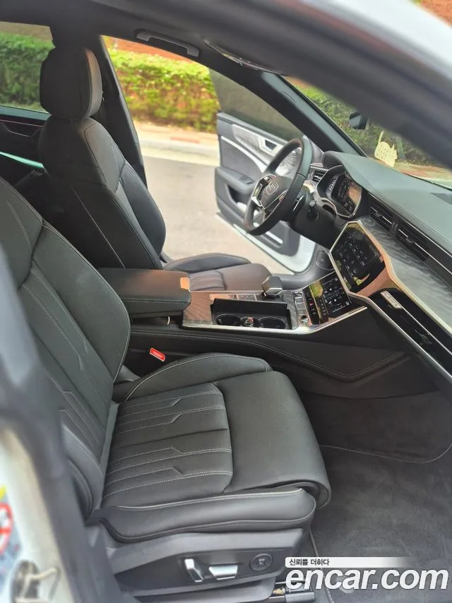 Audi A7 4K — Фото автомобиля 13