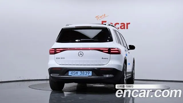 Mercedes-Benz EQB X243 — Фото автомобиля 4