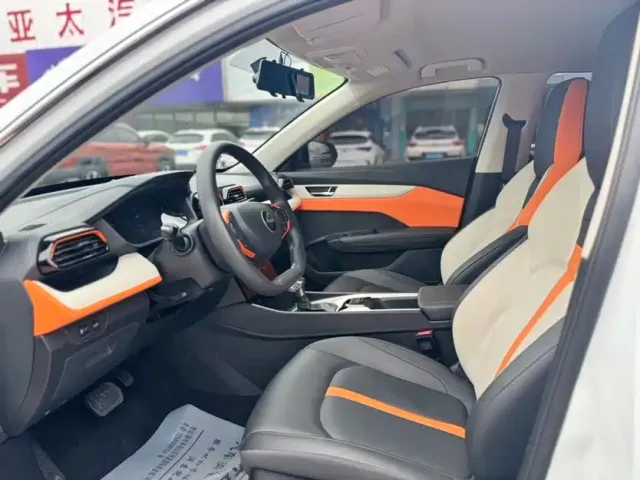 Dongfeng Yixuan — Фото автомобиля 4