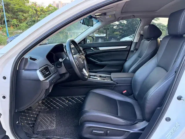 Honda Accord — Фото автомобиля 4