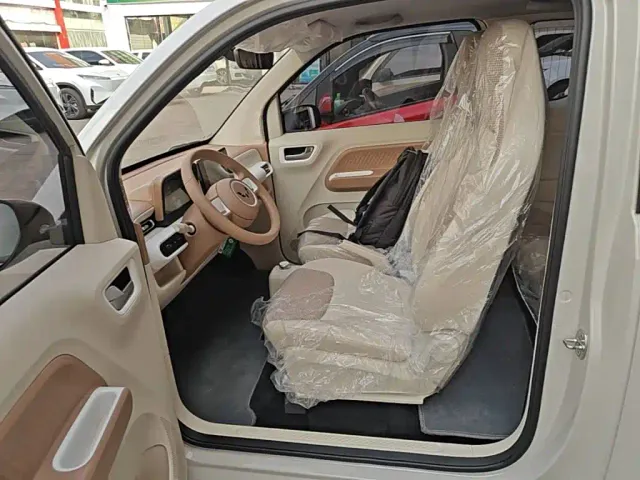 Wuling Hongguang Mini EV — Фото автомобиля 14