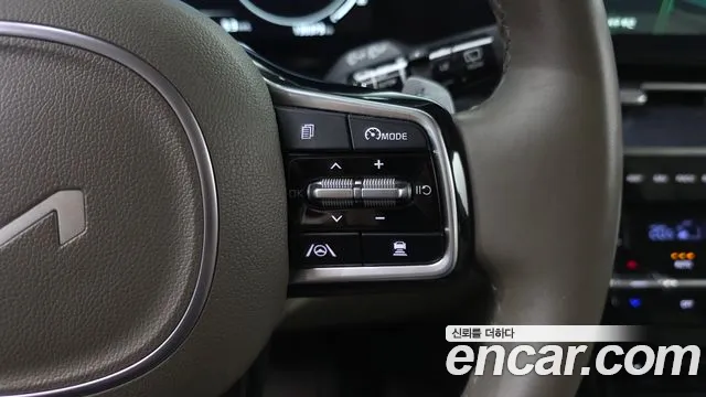 Kia Carnival Generation 4 — Фото автомобиля 17
