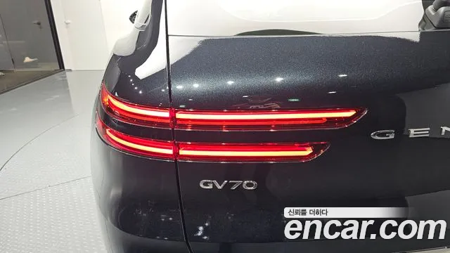 Genesis GV70 2.5T Бензин 2WD — Фото автомобиля 20