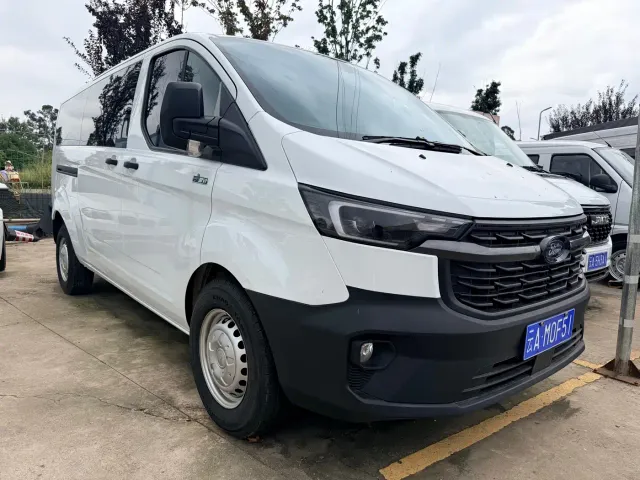 Ford Transit — Фото автомобиля 3