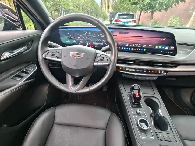 Cadillac XT4 — Фото автомобиля 12