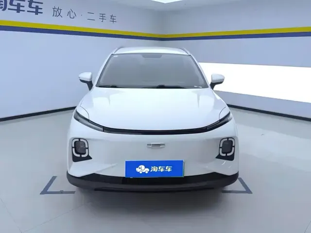 Geely Geometry Geely Geometry E Firefly 2024 Model 301km Light Flow — Фото автомобиля 2