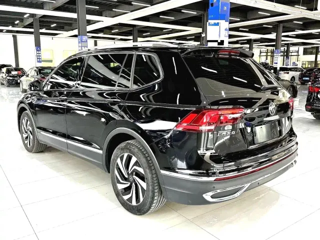 Volkswagen Tiguan L — Фото автомобиля 10