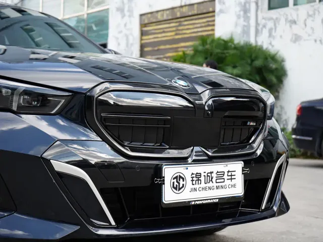 BMW 5 Series — Фото автомобиля 11