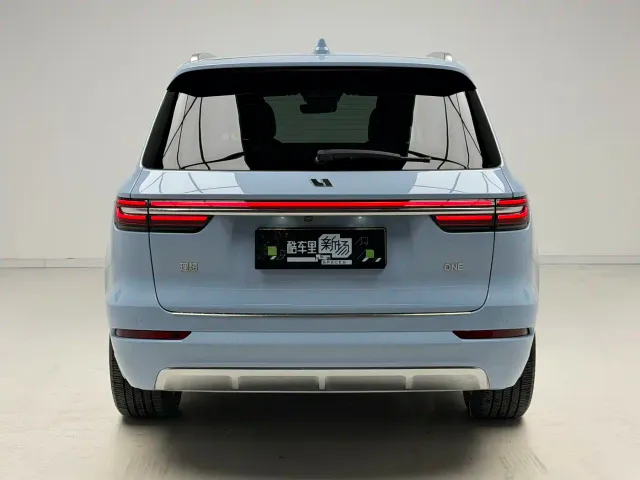 Li Auto ONE — Фото автомобиля 5