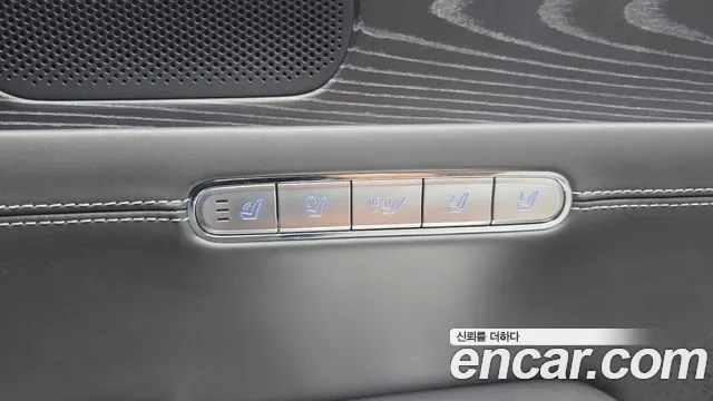 Genesis G90 Бензин 3.5 турбо AWD — Фото автомобиля 15