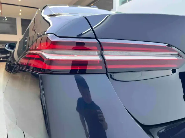 BMW 5 Series — Фото автомобиля 8