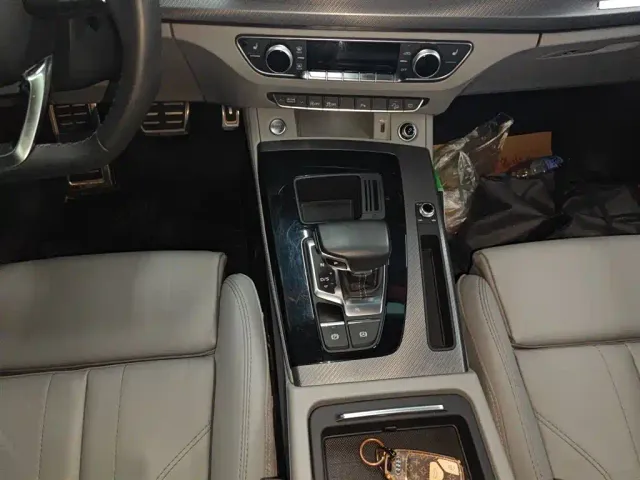 Audi Q5L — Фото автомобиля 5