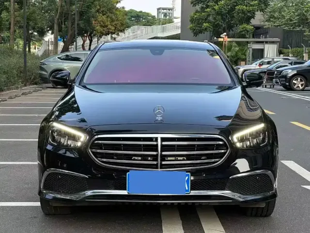 Mercedes-Benz E-Class — Фото автомобиля 2
