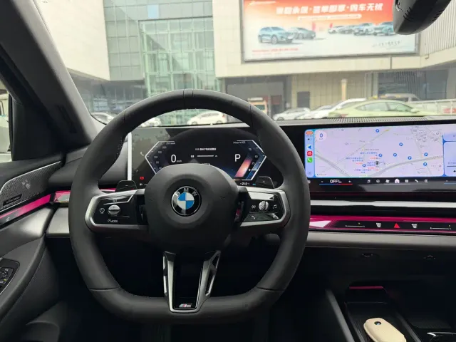 BMW 5 Series — Фото автомобиля 10