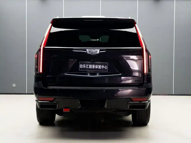 Cadillac Escalade — Фото автомобиля 9