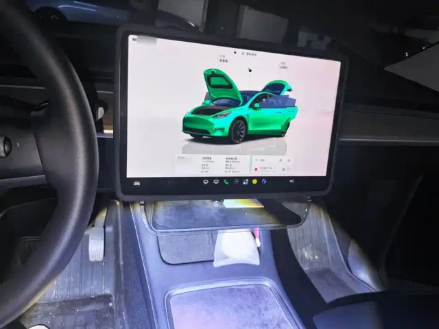 Tesla Model Y — Фото автомобиля 5