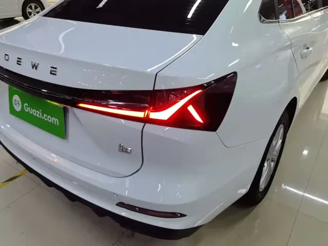 Roewe i5 — Фото автомобиля 7