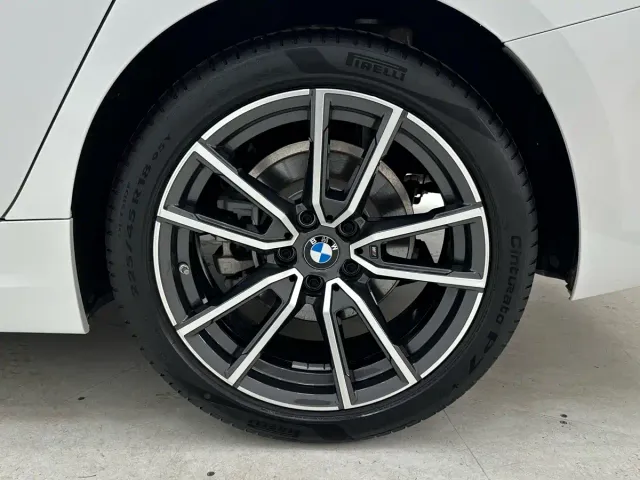 BMW 3 Series — Фото автомобиля 17