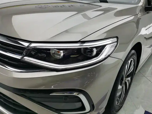 Volkswagen Bora — Фото автомобиля 5