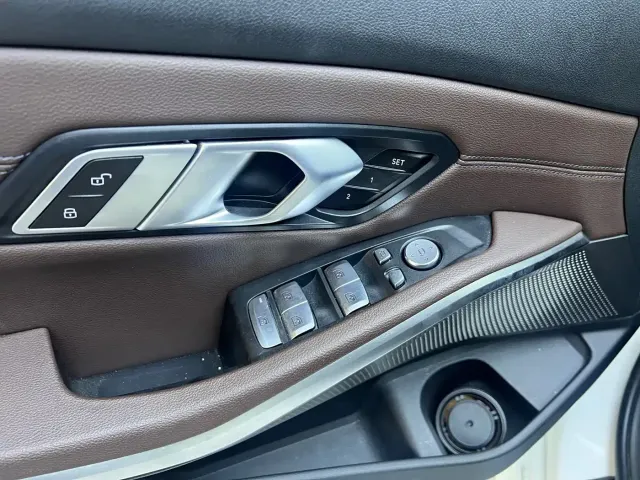 BMW 3 Series — Фото автомобиля 12