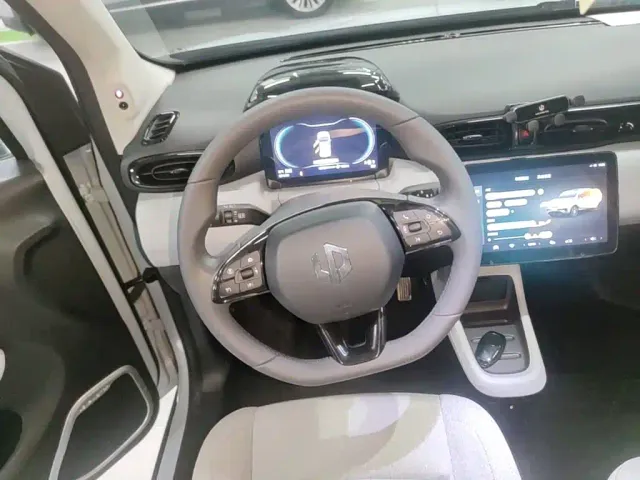 Leapmotor T03 — Фото автомобиля 10